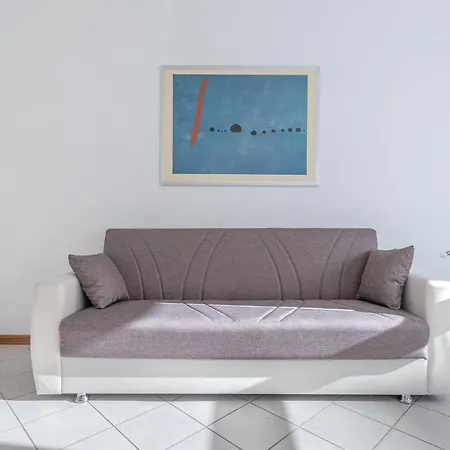 Bright & Airy Near Zanolini Station Apartman Bologna