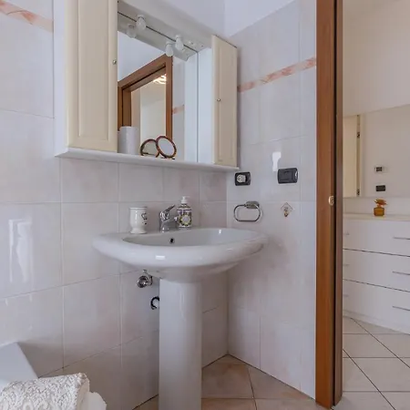 Appartement Bright & Airy Near Zanolini Station *